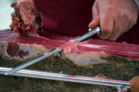 Demuestran que el corte manual del jamón ibérico conserva todas las características de su designación de calidad