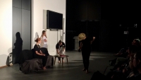 Un momento de la representacin en Luxemburgo de la obra del Grupo de Teatro de la UCO