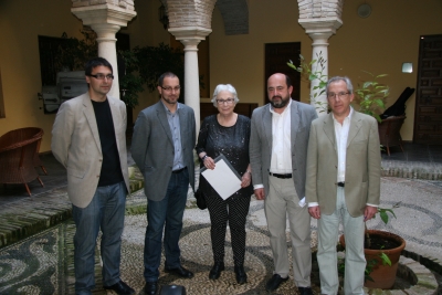 De izquierda a dercha, Pablo Garca Casado, David Luque, Josefina Molina, Manuel Torres y Pedro Poyato 