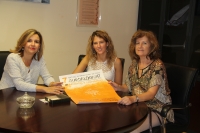 A la izquierda, la vicerrectora Rosario Mrida, con responsables del FIP Guadalquivir