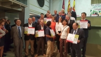 Foto de familia de los ganadores junto a la ministra de Agricultura, Alimentacin y Medio Ambiente, Isabel Garca Tejerina (centro)