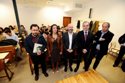 De izquierda a derecha, ngel B. Gmez Puerto, Marta Bosquet, Luis Medina, Luis Miranda y Miguel Agudo, antes impartir la conferencia.