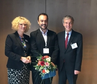 De izquierda a derecha: Dr. Susanne Thum Ottmer (Allergopharma), Dr. José Oteros (HMGU), Prof. Dr. Thomas Werfel (Presidente de DGAKI).