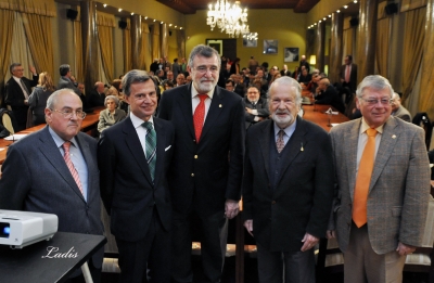 De izq a dcha Joaquin Criado, Rafael Jordano, Jose Manuel Roldán, Rafael Mir y José Cosano en el salón de Columnas del Edificio Pedro López de Alba , donde tuvo lugar la sesión