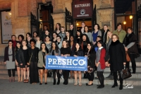 Foto de familia de autoridades acadmicas y participantes en el programa Preshco