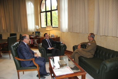 De izquierda a derecha, Antonio Cubero, Jos Carlos Gmez Villamandos y el coronel Milln